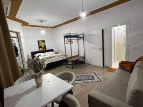 Square 21 Studio Apartament Tirana